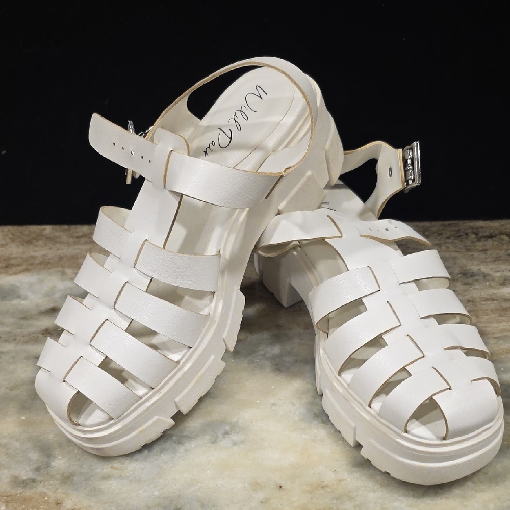 Wild Pair White Women's Sandals